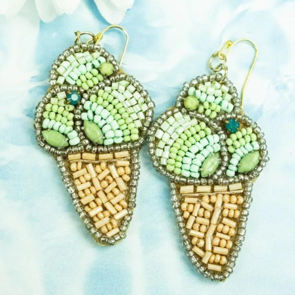 Viola Ice Cream Cone Beaded Earrings Handmade Fun Novelty Dangle Drop Green NWT